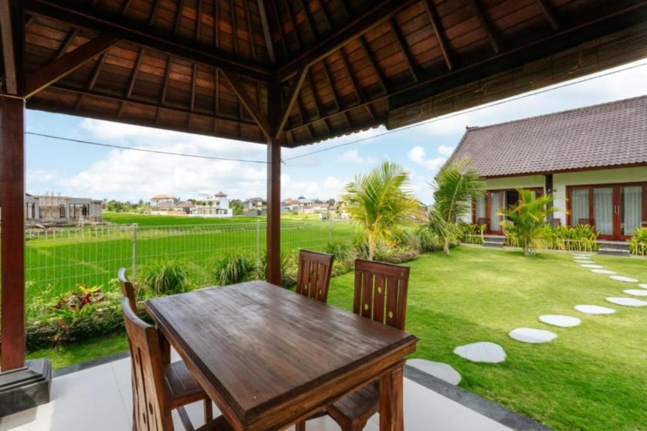 Carik Bali Guest House Canggu Esterno foto