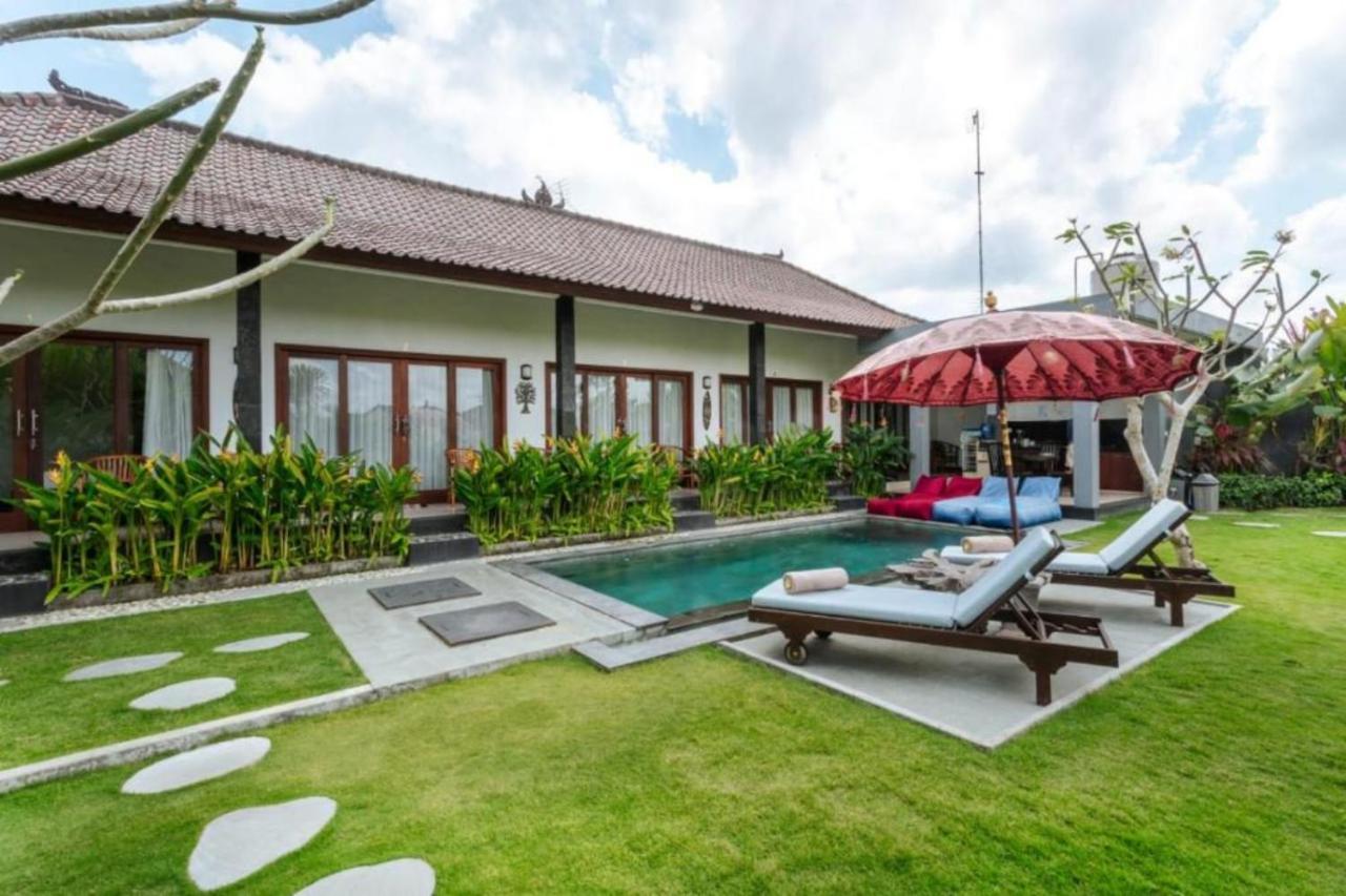 Carik Bali Guest House Canggu Esterno foto