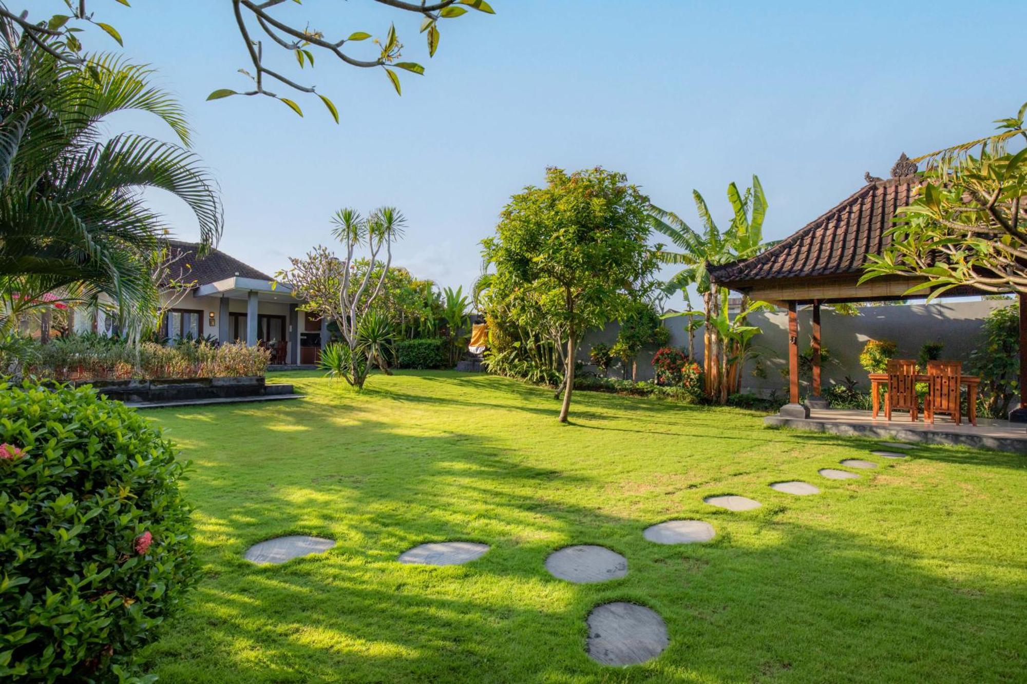Carik Bali Guest House Canggu Esterno foto